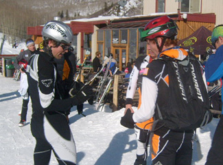 Travis Scheefer and Ben Parsons discussing the race at the finish.