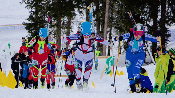 Melanie Bernier (on the left) during her semi-final heat.