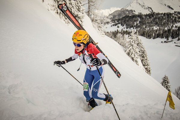 Axelle Mollaret racing to second.